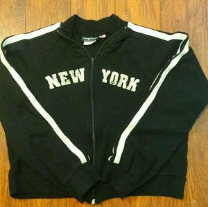 Wow cute soft realitee black cropped sweatshirt